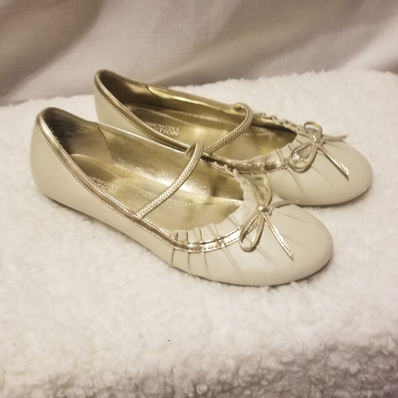 Kenneth Cole Reaction flats - Picture 1 of 4